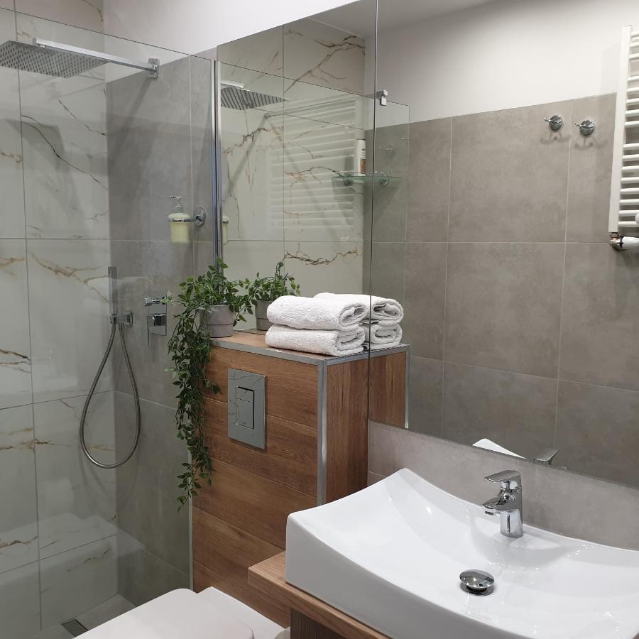 Q Apart Coral - Studio, Manufaktura, Parking Gratis, Tv Max, Fv, Gwarancja Zadowolenia Appartement Łódź Buitenkant foto